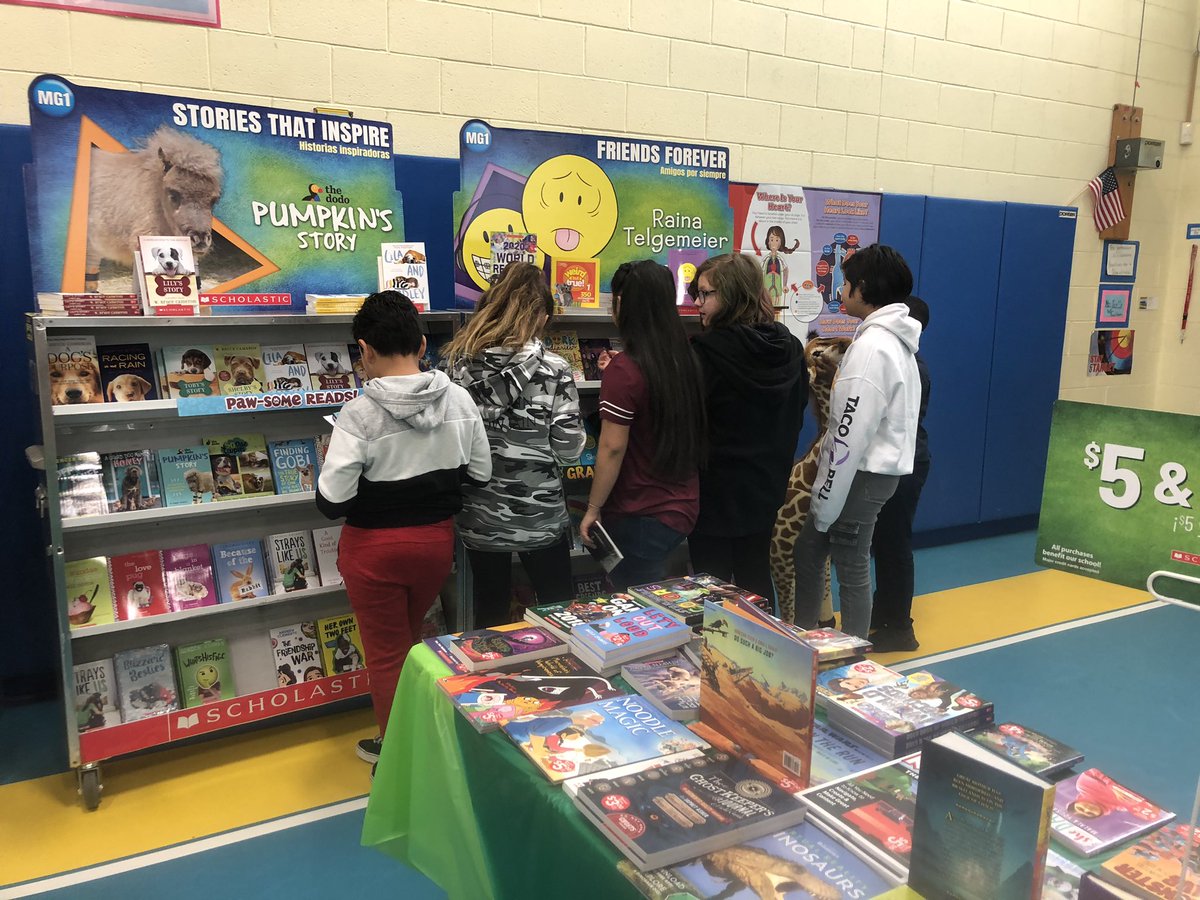 mswheatonlib's tweet photo. We have a crowd! https://t.co/rMkKaN6o12