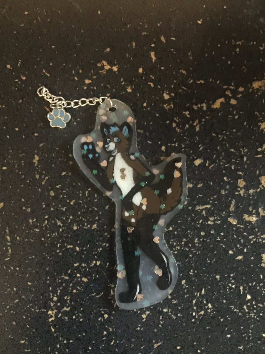 MelHynes's tweet photo. Found on the sidewalk outside #FurryFiesta during loadout. Looks custom and would like to reunite it with its owner! ❤️ https://t.co/5ahOqelb3j