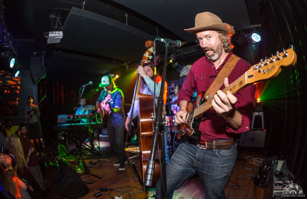 GrantFarm's tweet image. Back to the ‘Boat Fri @MrSchmiggity presented by @WWGfestival special guest Zach Jackson on bass. 
Solid capture by @ShowLoveMedia 
#CosmicAmericana #Schmiggitys #SteamboatMusic #WWGSteamboat #WinterWonderGrass #PsychedelicRock #TMFG #WWGAllstars #Farmily