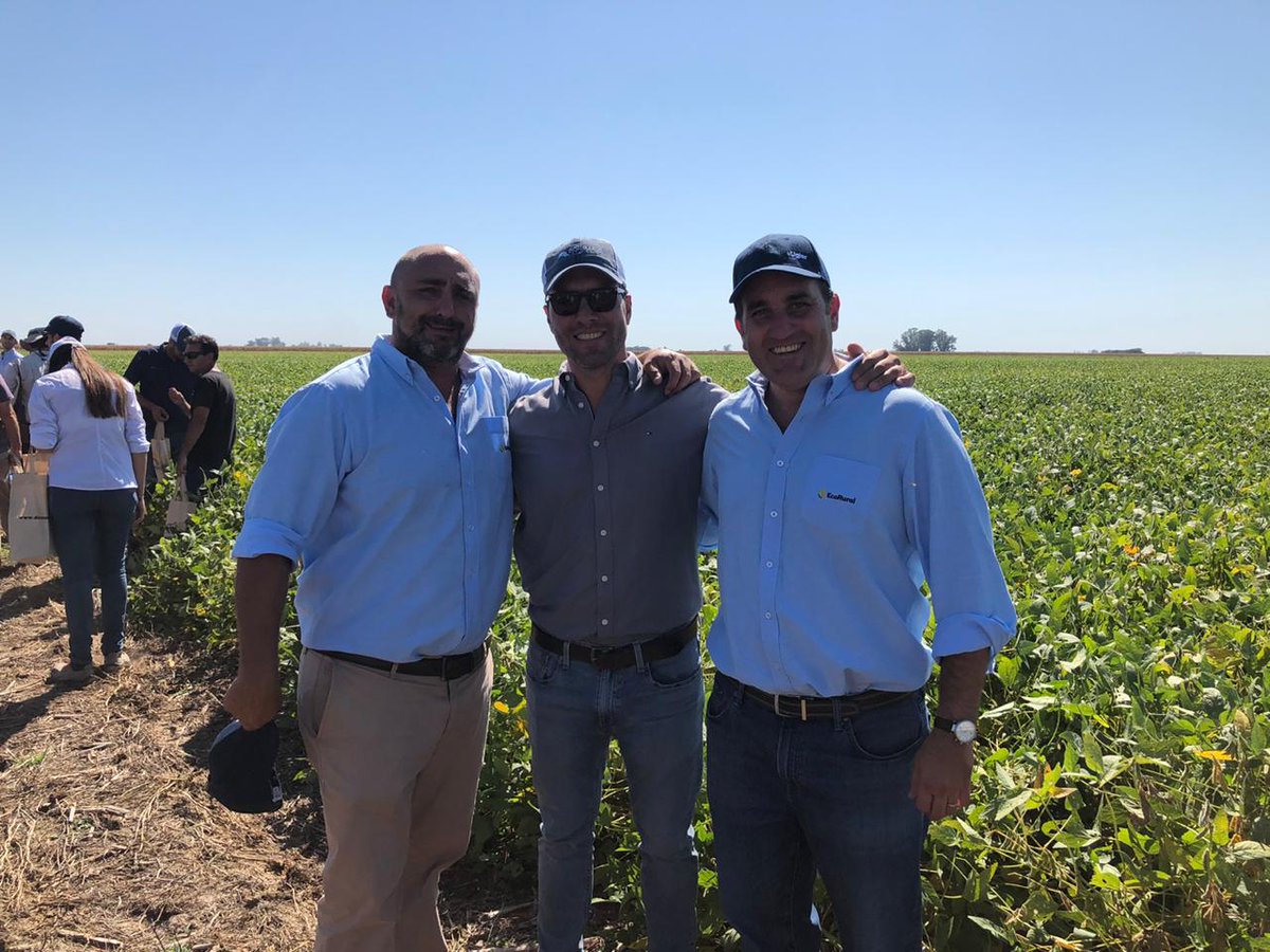 DONMARIOoficial's tweet photo. ¡Otra #DONMARIOMAS activa!
El equipo de #DONMARIOSemillas está presentando toda la genética líder en rendimiento.
#Ambiente #Diagnóstico #Estrategias y #Manejo, algunos de los temas desarrollados, junto a nuestro cooperador #Ecorural https://t.co/uKHibegN6B
