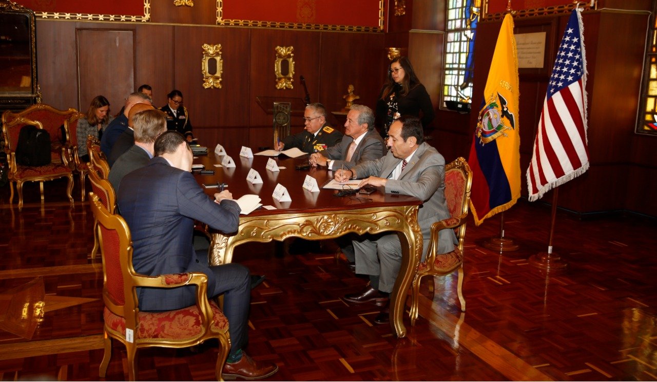 httpspbstwimgcommediaESMtsM2XkAIN-yAformatjpgnamelarge