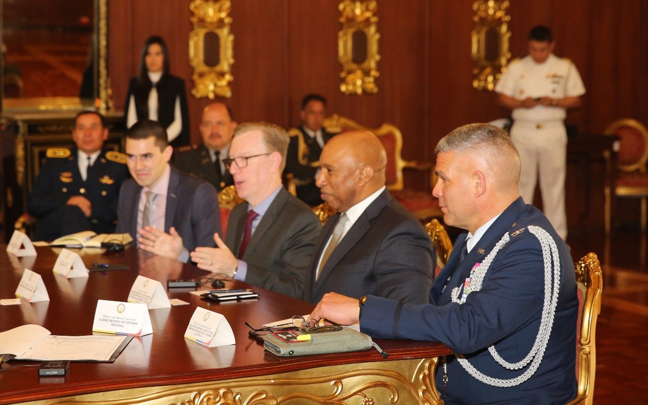 httpspbstwimgcommediaESMtuTaXsAAMOmOformatjpgnamelarge