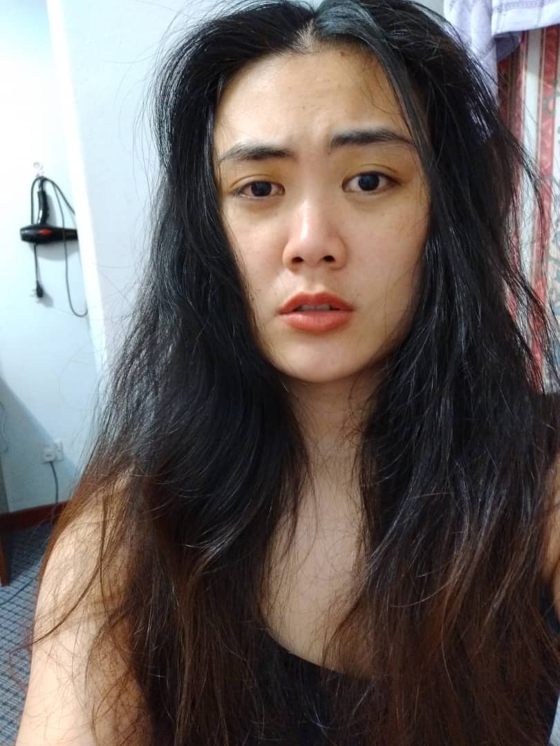 NNina96's tweet photo. Having a messy hair day 😂 https://t.co/uiN0kZgNPi