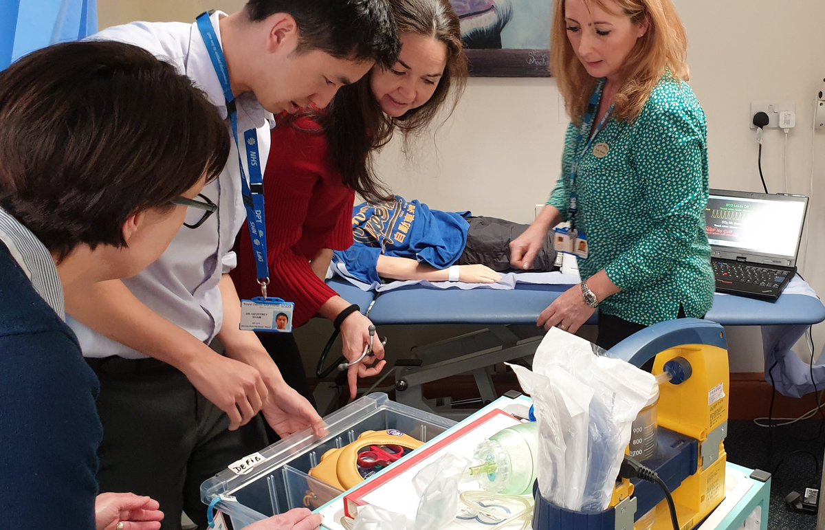 RDE_Sim's tweet photo. #Simjr wants to be a #GP 😃

#GPSim in #Exmouth today at Rolle medical partnership

#Seizure @epilepsyaction
#Asthma @asthmauk 

#Announce the emergency 💡🚨
🔠
#salbutamol 🌬
#teamwork https://t.co/ndfpn0K8wt