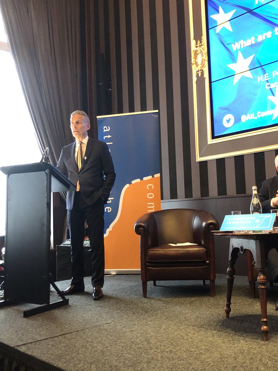 JongeAtlantici's tweet photo. @RobertvandeRoer opens with some questions: how will the negotiations between the EU and the UK develop? And will the Brexit have a winner? @PeterWilson @FHeisbourg @CarolineGruyter and @JohnSpringford are here to answer such questions #AtlCom https://t.co/mVSmy7Ag41
