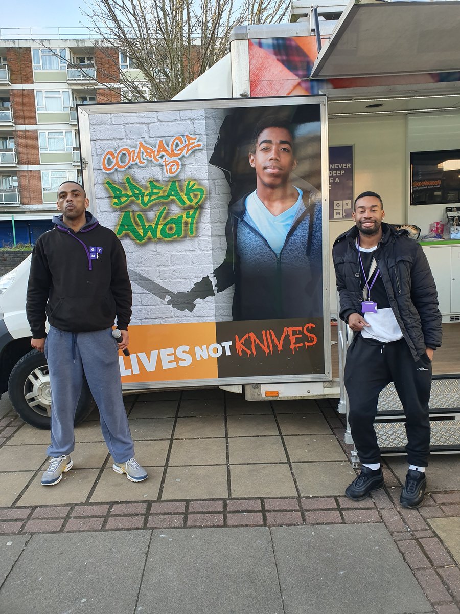 LongfordWMP's tweet photo. Welcome Curtis &amp; Anton @gymintervention(guiding young minds) ,to engage with young people in the community every week Hillmorton Road shops every Mon 3-6pm &amp; Riley Square Tues 3-6pm #positivefuture #knifecrimeprevention #communityengagement #cvpartnerships #activecitizens https://t.co/UEQmrSLikB