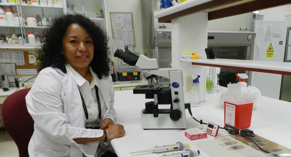 ConcytecPeru's tweet photo. 👩‍🔬🇵🇪 Conoce a Dionicia Gamboa Vilela, bióloga que obtuvo el premio internacional “Mujeres Jóvenes Cientíﬁcas del Mundo en Desarrollo”, por su contribución en el estudio de las enfermedades infecciosas y tropicales, especialmente la malaria.➡️ https://t.co/XYRRFvmrga https://t.co/mHAHcc53G2