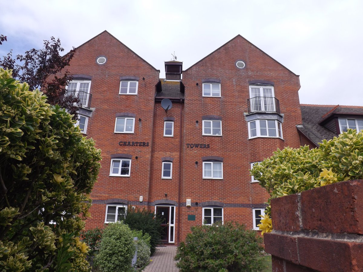 ShuttleworthBex's tweet photo. A superb start to March. 3 properties Let agreed and 1 Sale agreed. https://t.co/Msi4uMrg4R