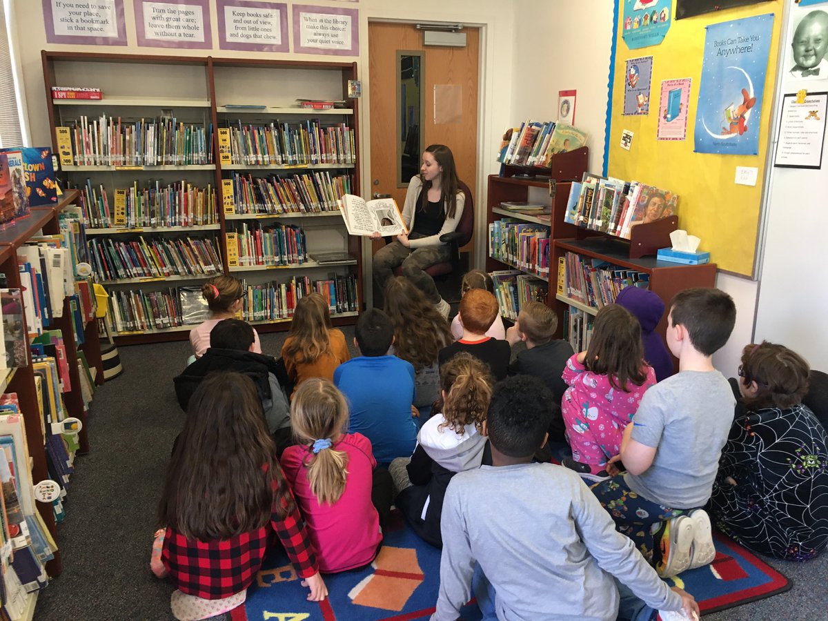 ellingtonHSlib's tweet photo. EPS loves Read Across America!  First annual High School/Elementary pair-up https://t.co/g0AdWocHfo