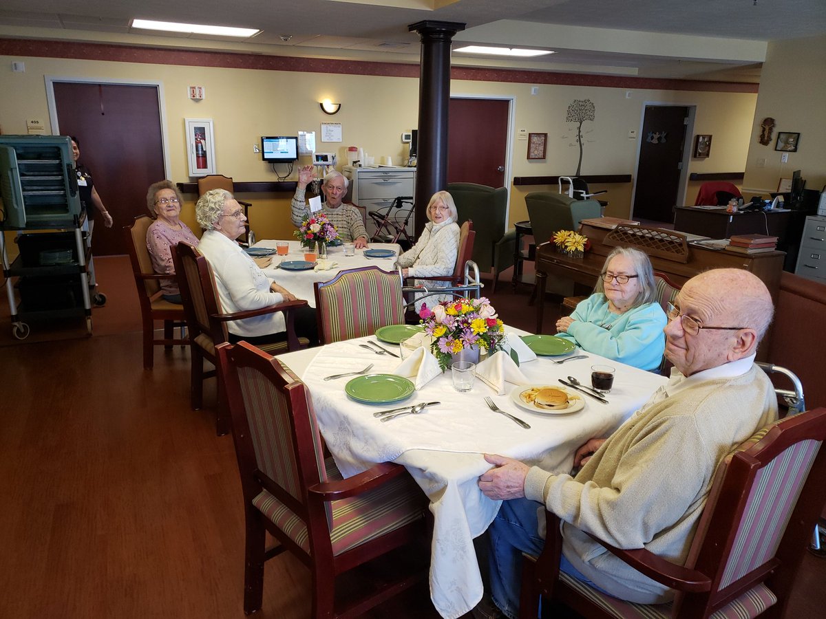 Our legacy residents enjoyed some beautiful fresh floral centerpieces! Thank you Anna, Kathy, and Jeff. <a href="/TrilogyLiving/">Trilogy Health Svcs</a> <a href="/shaunrsteelehfa/">Shaun R. Steele</a>