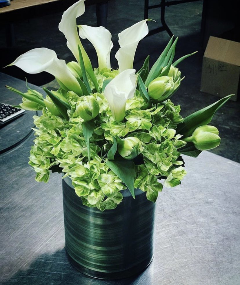 “Kiss me, I’m Irish!” #stpatricksday #greenflorals #newleafflorist