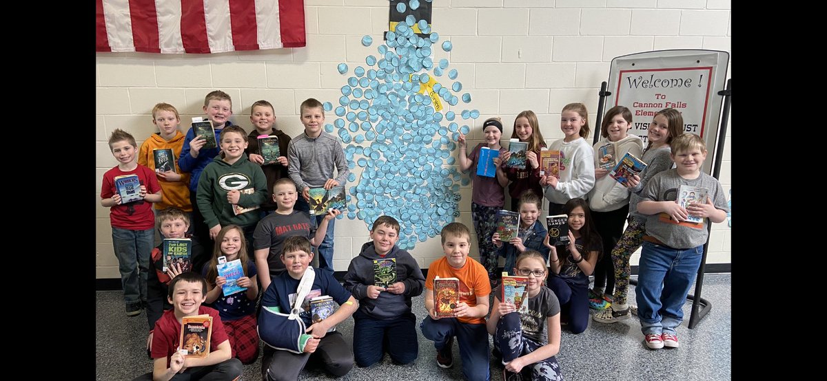 DJBorgen4's tweet photo. February was I love to read month and these awesome 4th graders proved how much they LOVE to read. Each “snowball” covering our snowman is worth 100 minutes. As you can see we were well over our goal of 8,800 minutes as a class!!! #cfelem https://t.co/uszmUibUZR