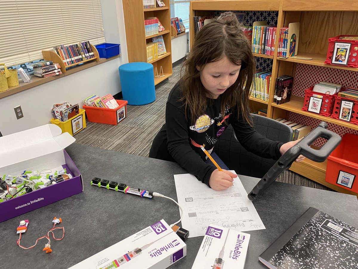 EduTseng's tweet photo. Using Depth and Complexity to explore the anatomy and function of robots in the library with @RiddleReads! @SpheroEdu @littleBits @FISD_Libraries @RiddleElem #fisdquest #fisdlearns #ourfisdstories #cubelets https://t.co/4HNIJM9t1v
