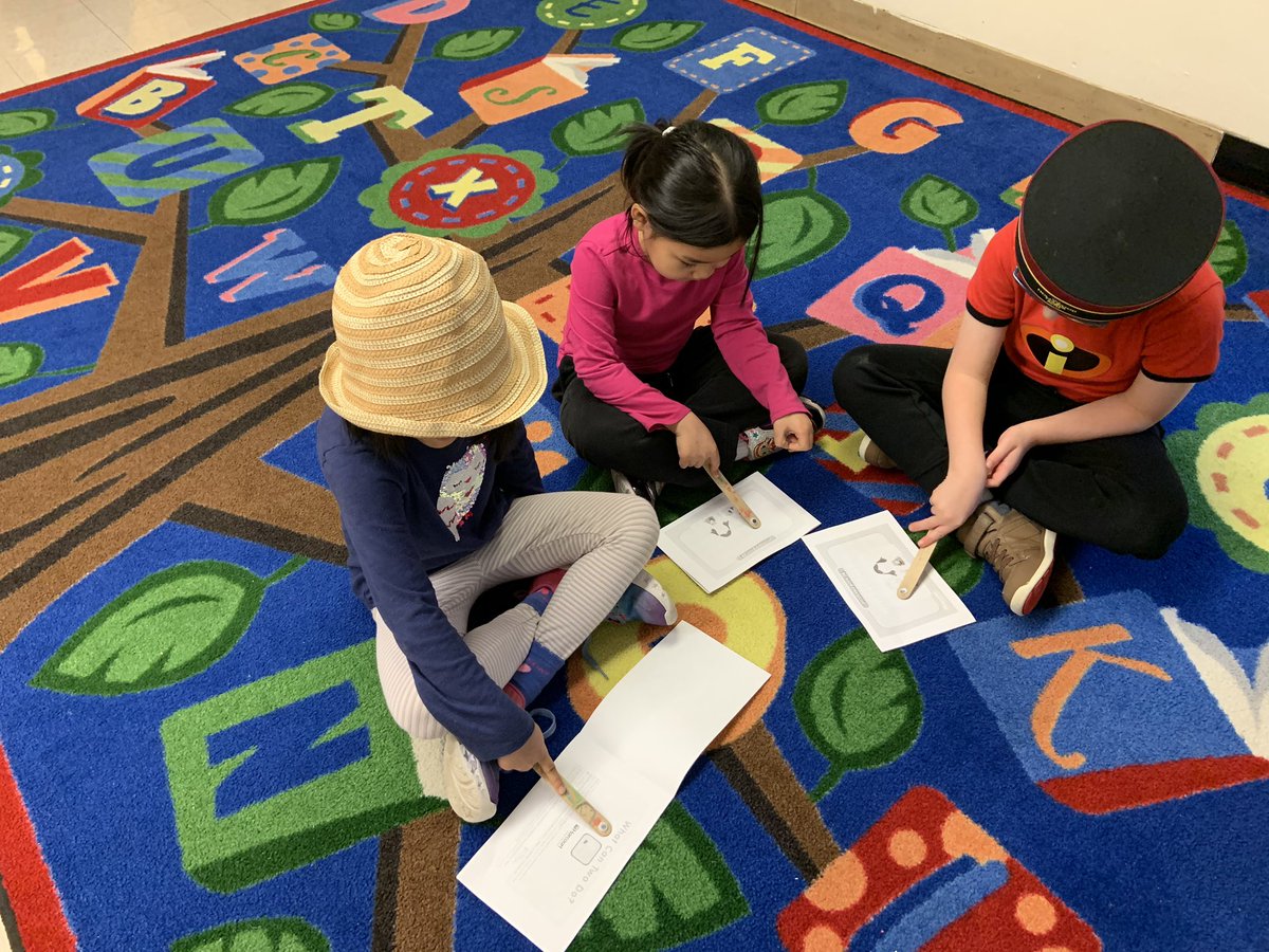 mrsvuPES's tweet photo. Wearing our favorite hats on the second day #ReadAcrossAmerica &amp; having so much reading with partners!! https://t.co/y5j7Om4MoV