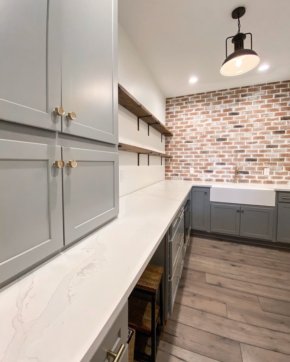 kitchensalestn's tweet photo. Pantry in Aristokraft Benton Stone Gray cabinets, Silestone Eternal Calcutta Gold Matte top by Summer Childress @summerdesignsknoxville #kitchensales #aristokraftcabinetry #calcuttagold #mymasterbrand #masterbrand #knoxvilledesigner #knoxvillecabinets #knoxvillebuilder #silestone https://t.co/5doQyXktdp