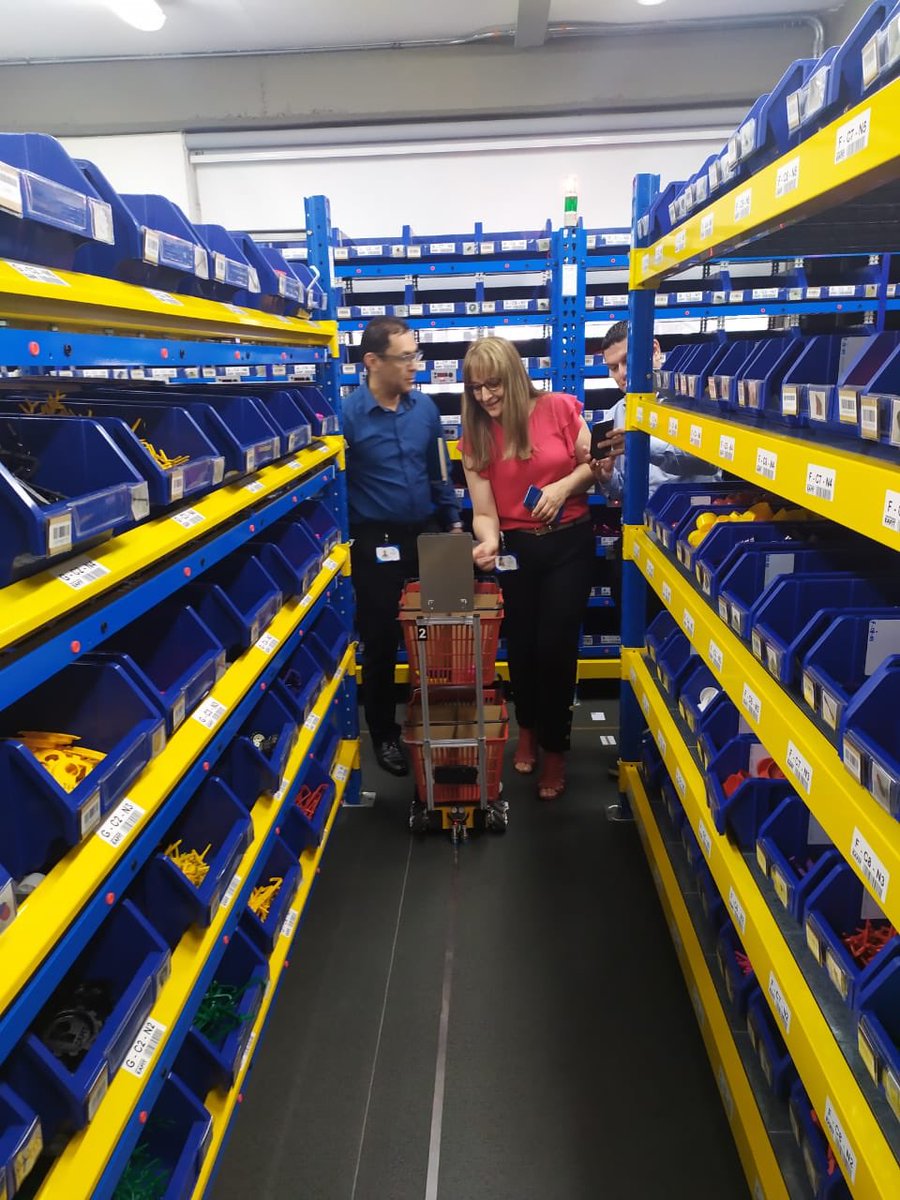 WarehousingLab's tweet photo. Hoy nos visita Cohan (Cooperativa de Hospitales de Ant.), quienes se dedican a la búsqueda de alternativas para maximizar beneficios. Se interesan en nuestro #WarehousingLab y vienen a conocerlo e interactuar con nuestras tecnologías para sacar de allí posibles ideas de mejora. https://t.co/aB6e9C0fWf