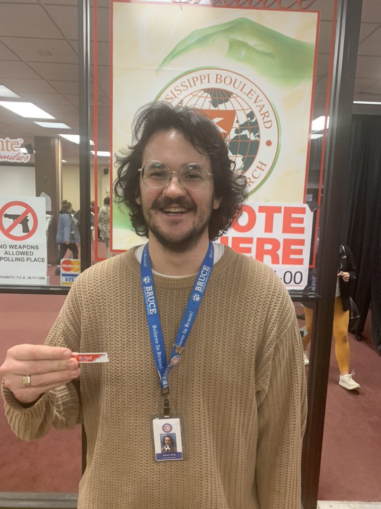 Bdjustic_'s tweet photo. “I really feel like Bernie is the only one who cares about working people,” said Robert White.  #3120J #SuperTuesday https://t.co/TAyd9GgGIq