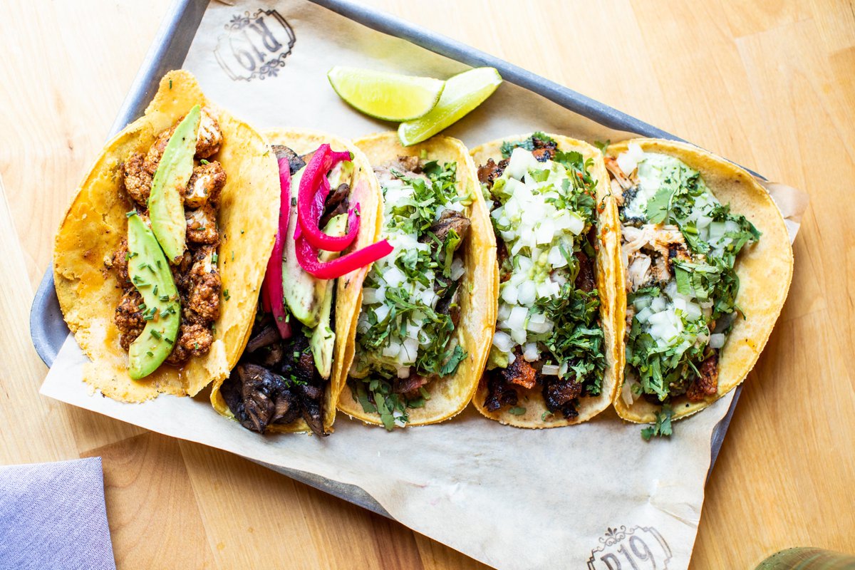 CraveThis's tweet photo. @VisitAustinTX Check out these Cali tacos that @reunion19atx is servin’ up! If you’re on the Eastside during spring break make sure you go snag a pic in front of the #TACOL❤️VER sign while you snack on their tasty bites. #TrueAustin https://t.co/FWJx5x3cKp