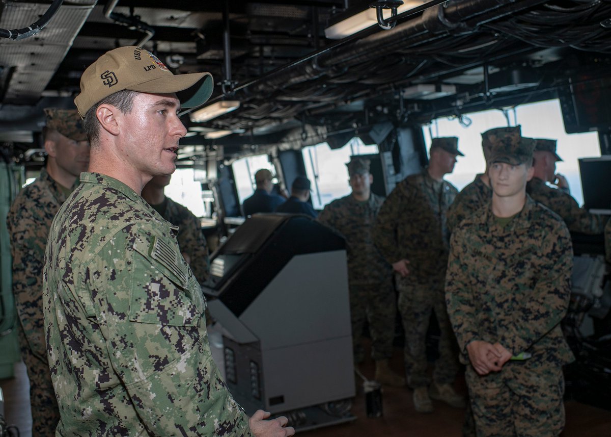 SDLPD22's tweet photo. Marine Combined Logistics Regiment 15 stopped by for a tour.

#USNavy #USMarines #LPD22 #StayClassy #ShipTours #CLR15 #CombatLogistics #SanDiego https://t.co/P2cWjyEBU6