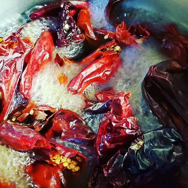 505streeteats's tweet photo. Red Chile made fresh everyday! #rojo #redchile #red #chile #hot #spicy #yum #homecooking #fresh #sogood #505streeteats #santafe #santafamous #streeteats #newmexico #foodtruck 
518 Old Santa Fe Trail https://t.co/PnJgeZRbJK https://t.co/3oWBYCT5rO