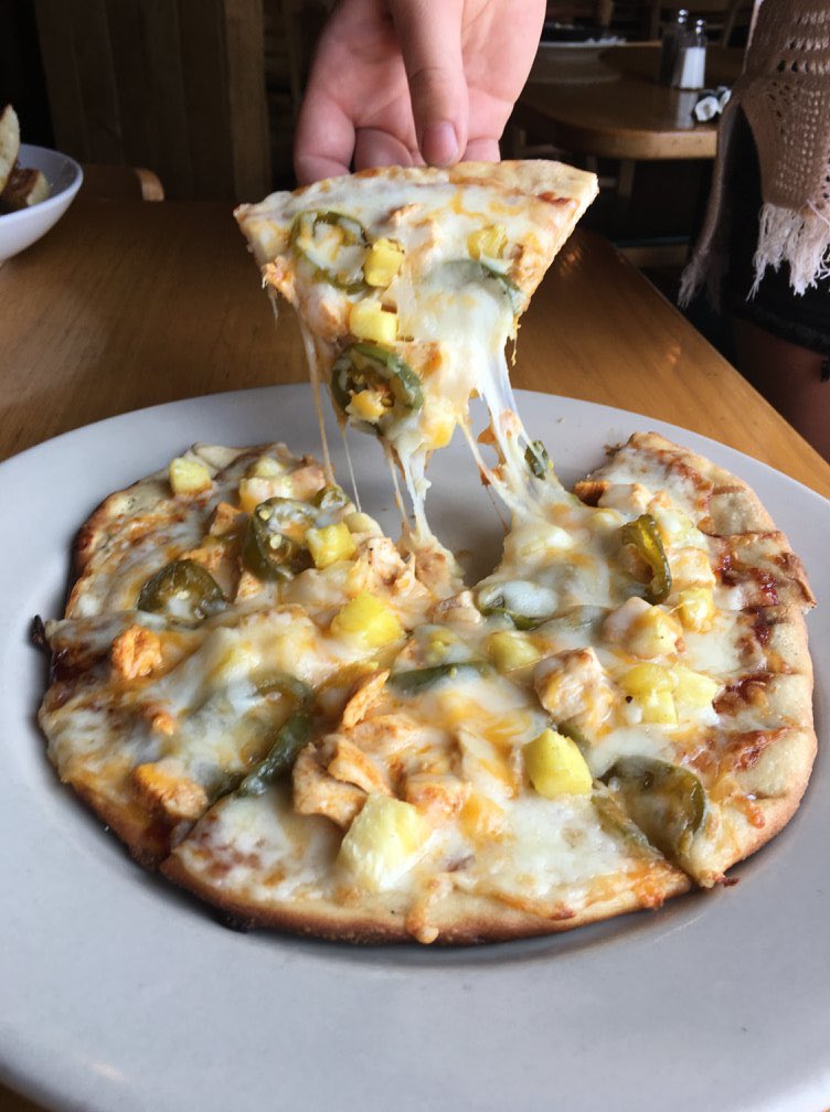 DevourIndy's tweet photo. Perfect weather for pizza and a brew @UplandBrewCo especially with #DevourBtown going on! https://t.co/9Iy1oDDq70