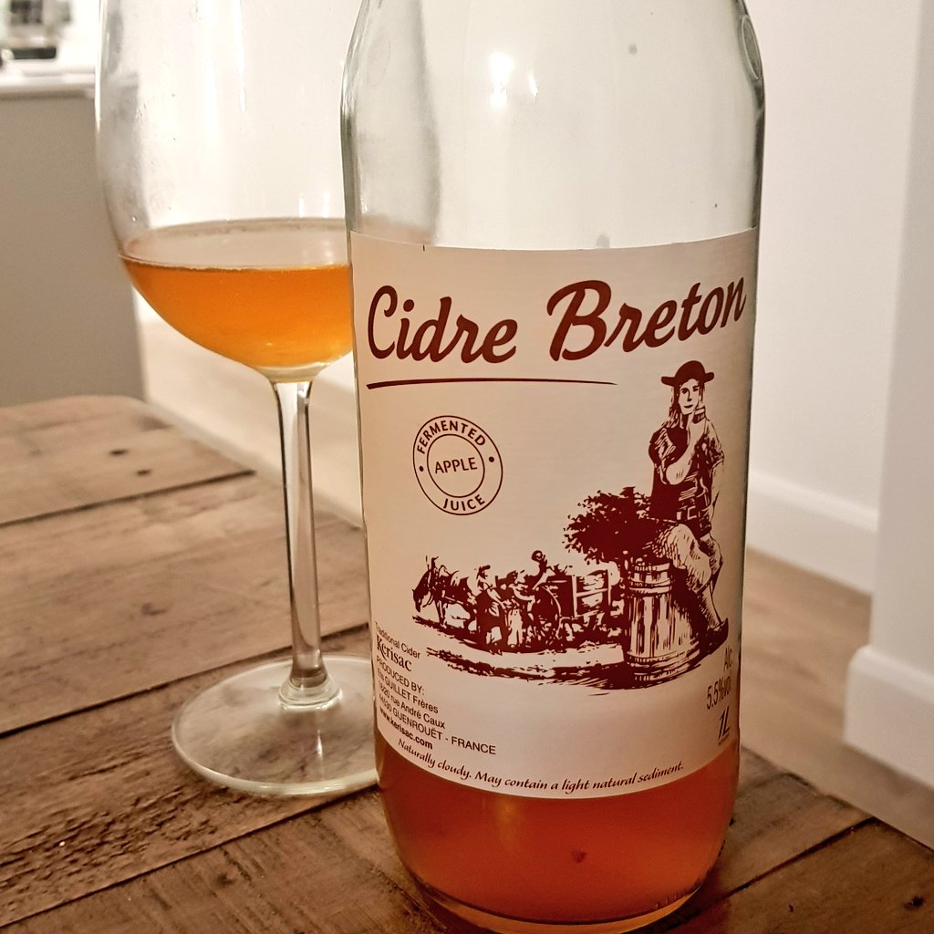 Johnnyfalldown's tweet photo. One of the best tasting, best value ciders in the world. Get. It.🥂 https://t.co/aDkcAdVdyp