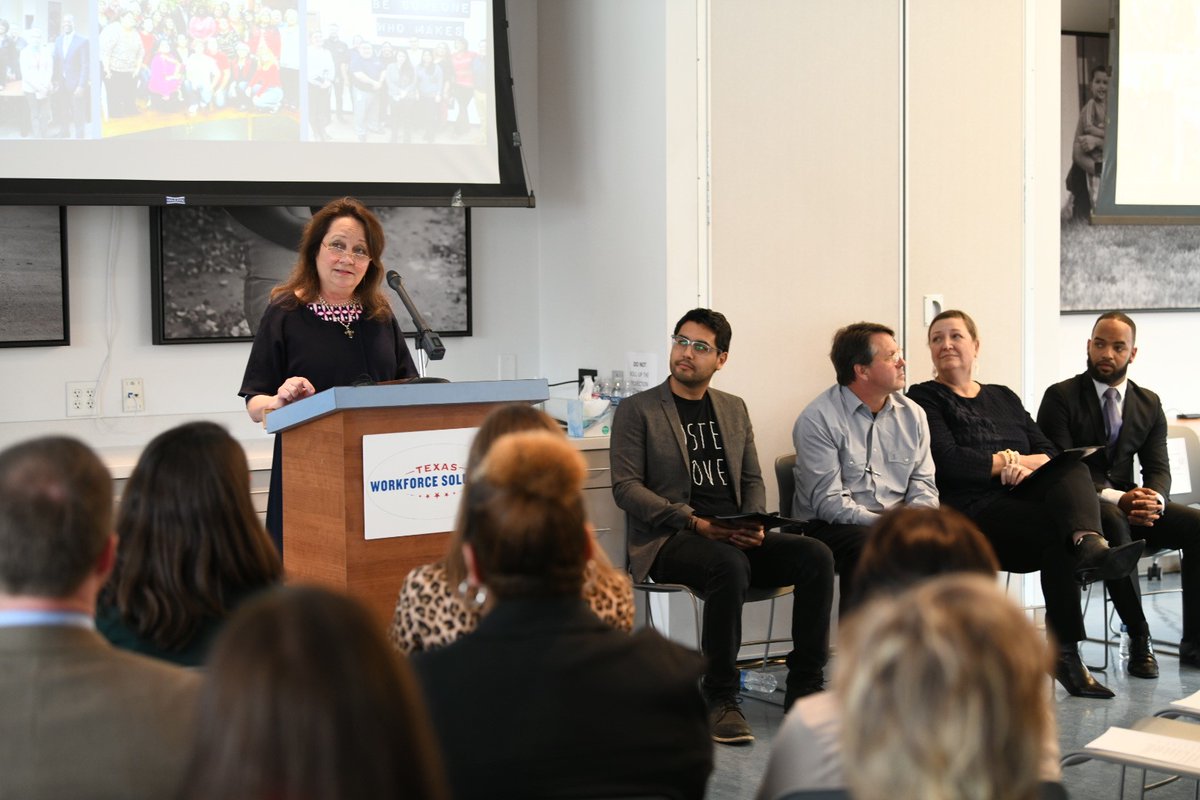 🧒 Texas First Lady + Us = A bright future for Texas #FosterKids!
👉 [#Foster Youth Tour Kickoff] → bit.ly/FosterYouthPre…

TY for helping us kick off a tour to each facility in TX  <a href="/TexasFLCA/">Cecilia Abbott</a> @TWCforEmployers <a href="/LifeWorksAustin/">LifeWorks Austin</a>

#TXFosterYouth #work #kids #school #working