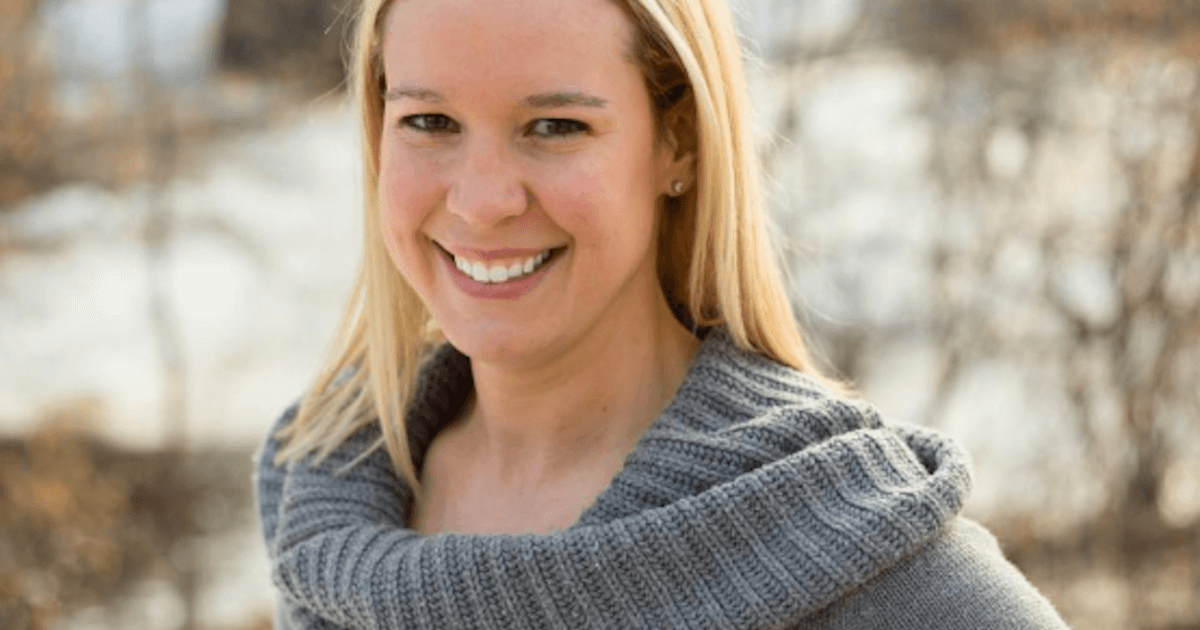 Radon Caused My Lung Cancer says Olympic Hockey Star
Published Jan 29, 2019
survivornet.com/articles/forme…
Olympian Rachel Malmberg says her lung cancer was caused by radon. According to the National Cancer Institute, radon is the second leading environmental cause of lung cancer?
