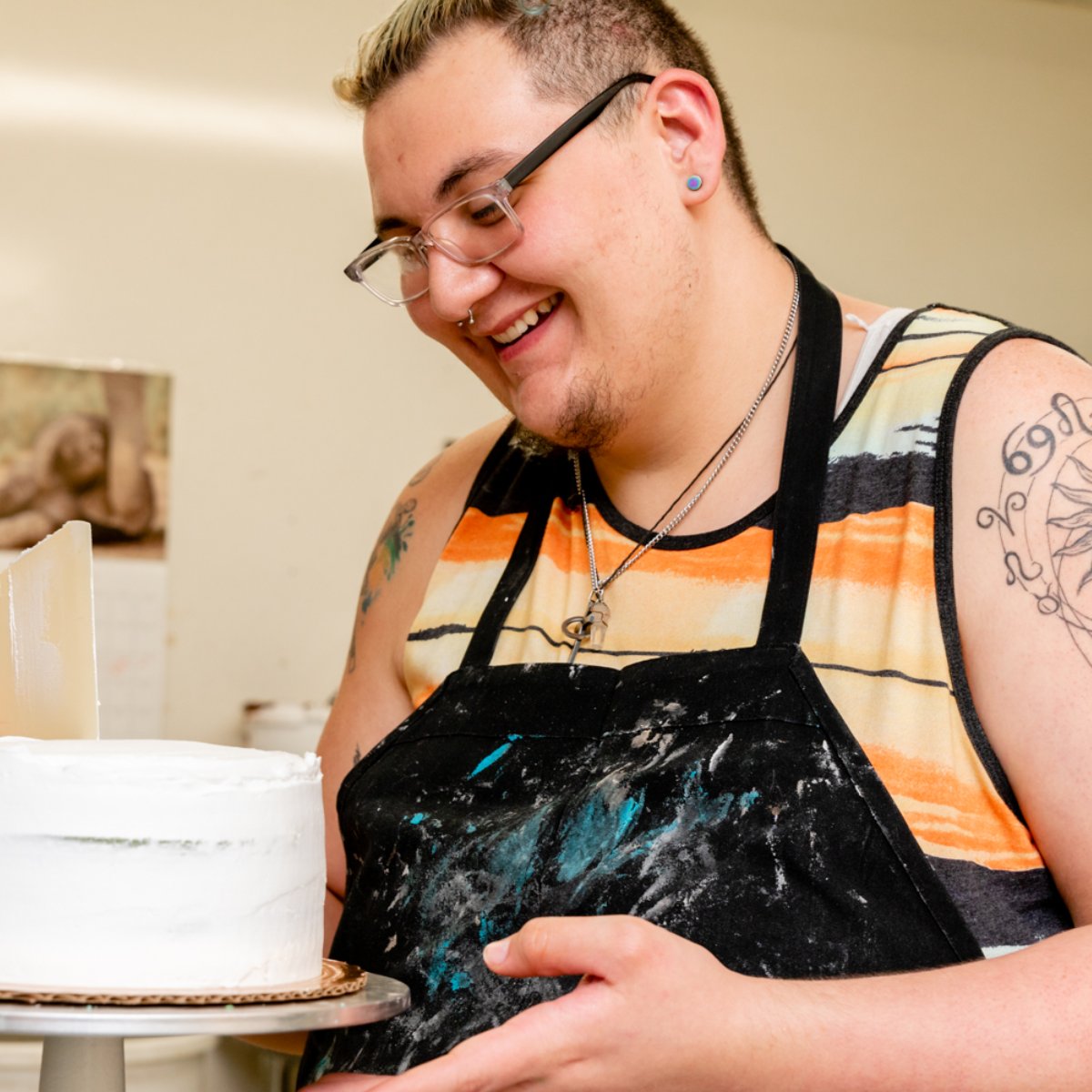 You can craft your cake and read it too: yelp.com/biz/the-cake-g…