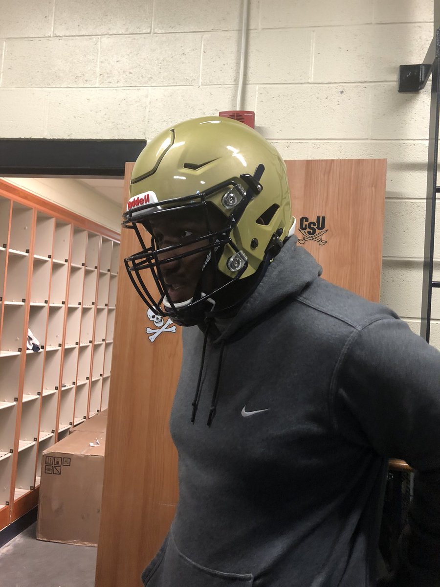csubucs_equip's tweet photo. “It feels like Dr. Scholl’s for your head.” -@DaviyonMcDaniel @RiddellSports @timyoutsey
#SpeedFlexDiamond 💎 https://t.co/eu2zNtO7oL