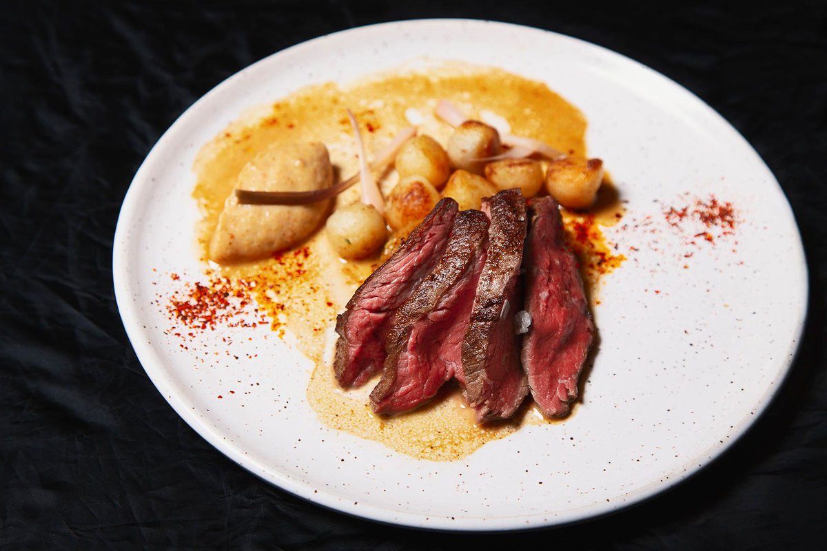 Not all steaks are created equal. ⁣
⁣
The beef in our Sirloin Steak is antibiotic and hormone free, and ethically raised on pastures just outside of the city. ⁣
⁣
And boy, the difference in taste and texture is quite something 🤤⁣
⁣
#food #torontofood #restaurant #steak #to