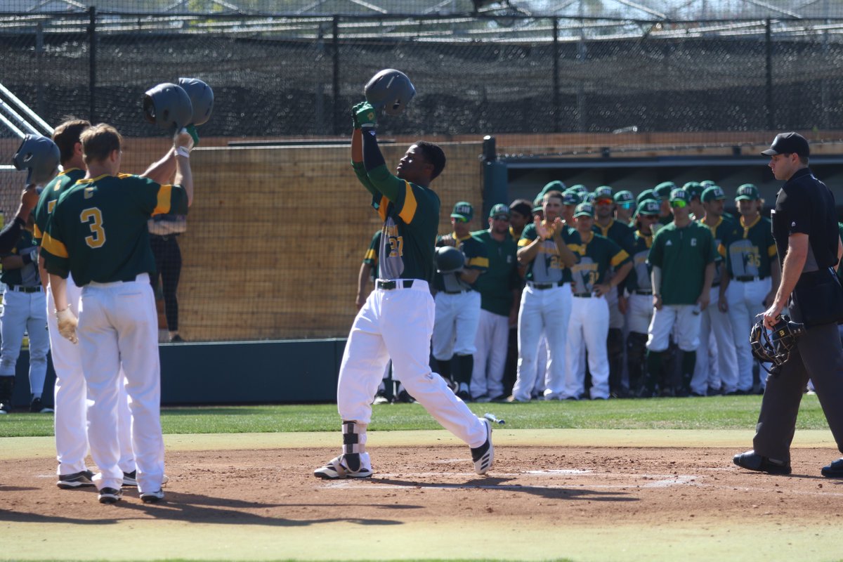 cuigoldeneagles's tweet photo. BASE | @CUIBASEBALL off to a quick start with a three-run homer from Donovan to put the Eagles up 3-0 after the first #LetItFly https://t.co/AHW97rts45