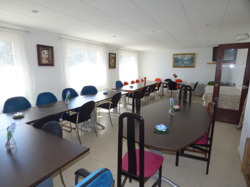 FinquesQuim's tweet image. ¿Quien quiere una finca para ir con amigos y familia? Esta finca tiene 4 viviendas separadas y una zona común para fiestas y celebraciones. ¡Venid a verla os encantara!
Mas información aquí 👉  qoo.ly/34puwd