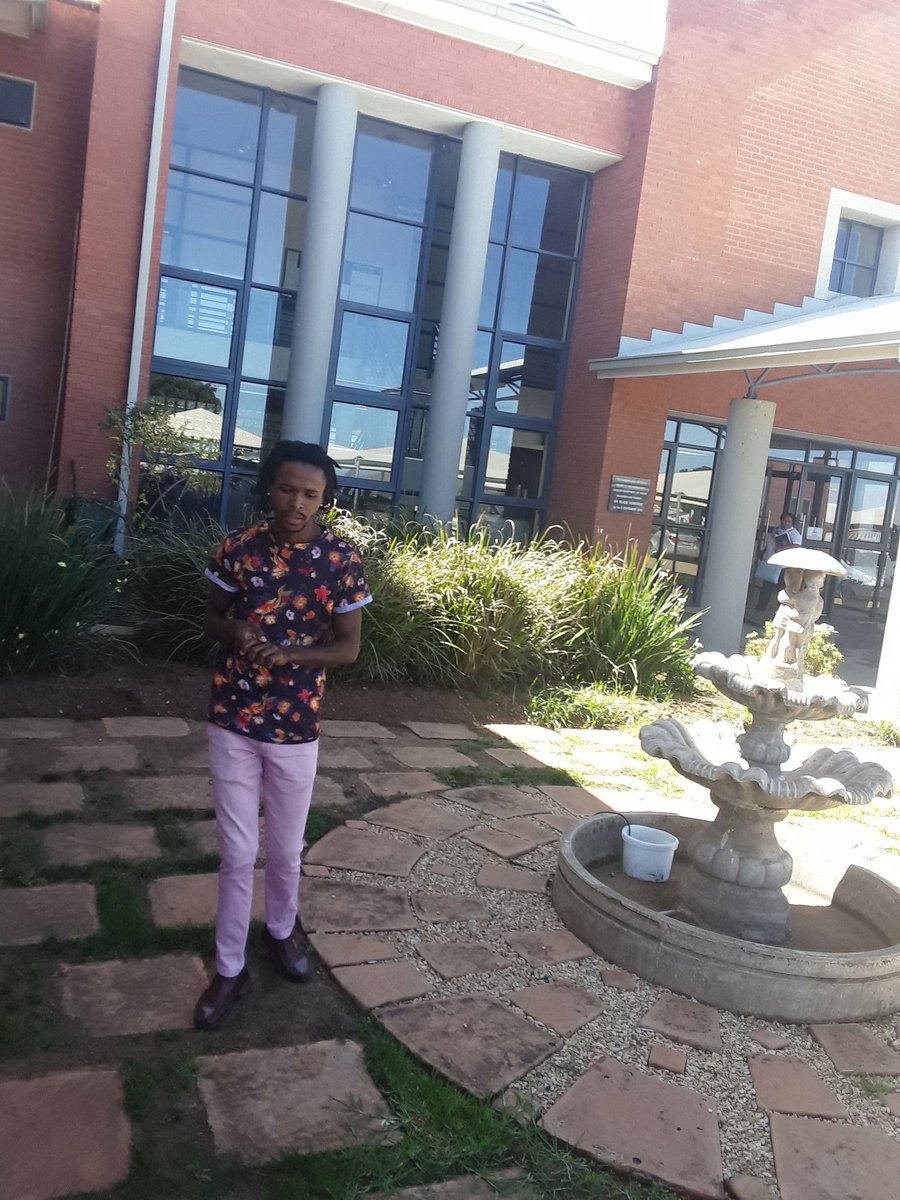 luah1315's tweet photo. At Campus https://t.co/pMVJTEnKJm