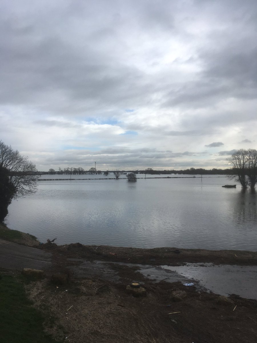 TobyWillison's tweet photo. Flood risk remains on the lower #Aire.  Washlands (Ings) full but slowly emptying.  Genuine sympathy for those flooded. A really impressive multiagency pumping operation in place.  A very wet  February on top of the previous few months no wonder ‘unprecedented’ gets used. https://t.co/VpS7EZvd3H