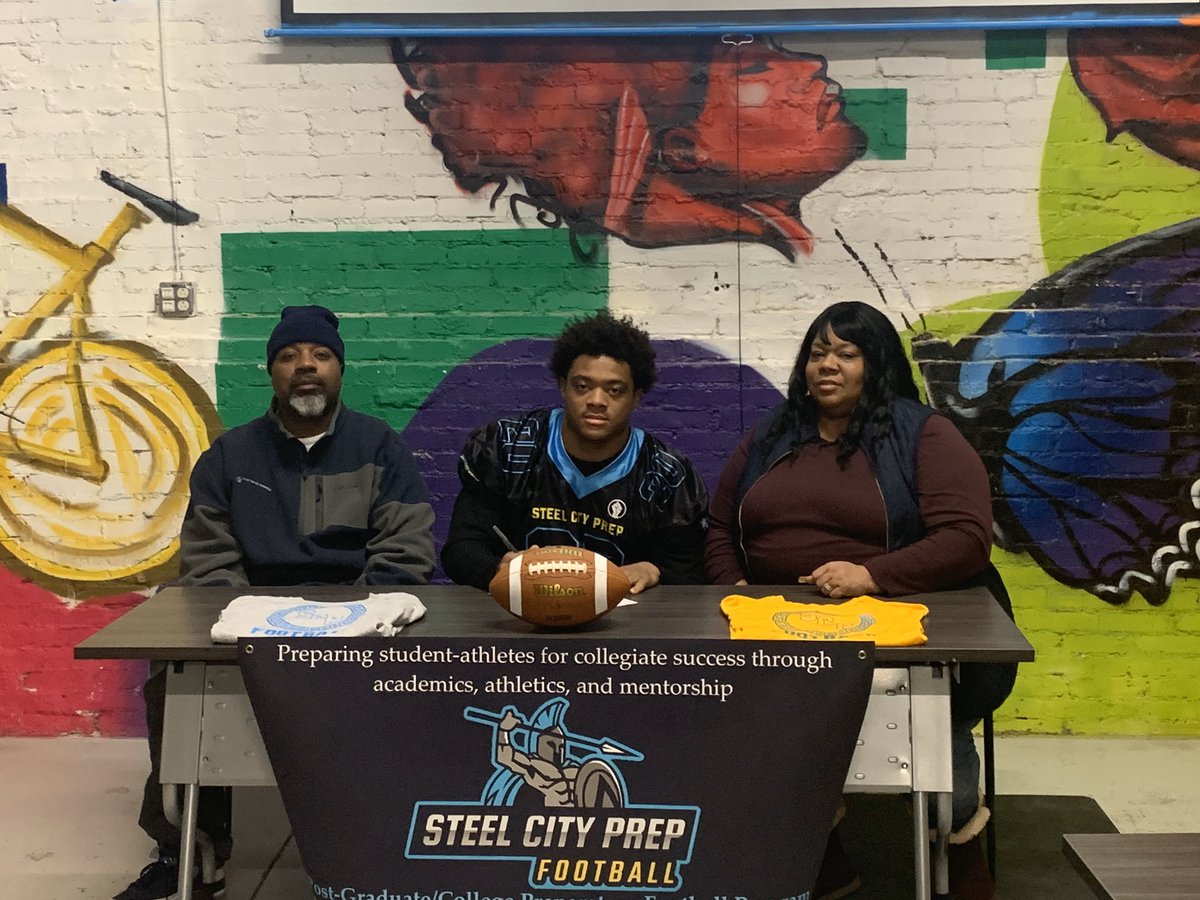 SteelCityPrep's tweet photo. Just a few of the signings from Sunday! Thanks to all who came out this weekend! Spots are filling up fast so if you’re still looking for a home, reach out ASAP to get yourself locked in! #NextStepPrep https://t.co/6OLdes9kSH