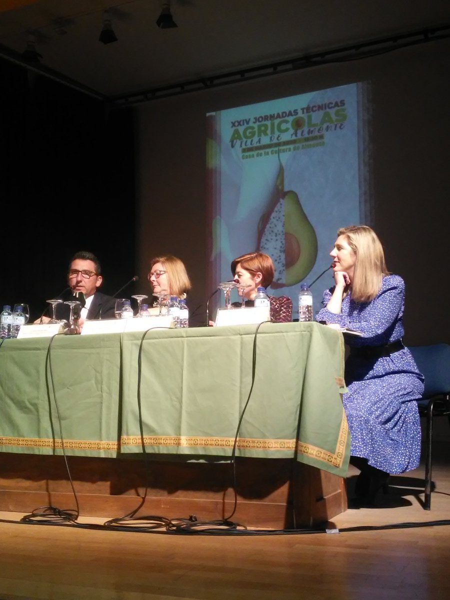 Hoy participamos en las Jornadas Técnicas Agricolas de #Almonte en #Huelva, donde daremos a conocer el uso de tecnología electroestática en el cultivo de #pitahaya para optimizar la #polinización