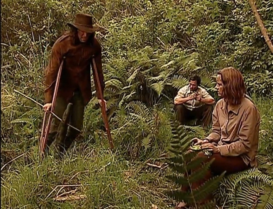 PasdeGavilanes's tweet photo. #PDG117 #GavilanesNova 

Fernando permanece junto a Juan y doña Gabriela por el momento. https://t.co/zQCY6WnkAN