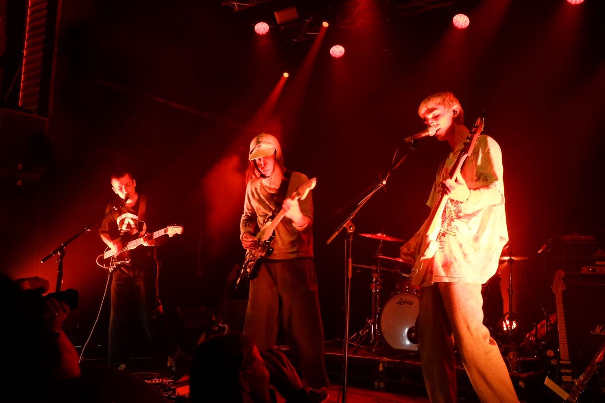 giglistpivoting's tweet photo. Redemption, renewed energy, and a very welcome return to @MancAcademy from @DIIV
#giglist #diiv #manchesteracademy2
https://t.co/9hdu705lAQ https://t.co/TXTBS9KRLF