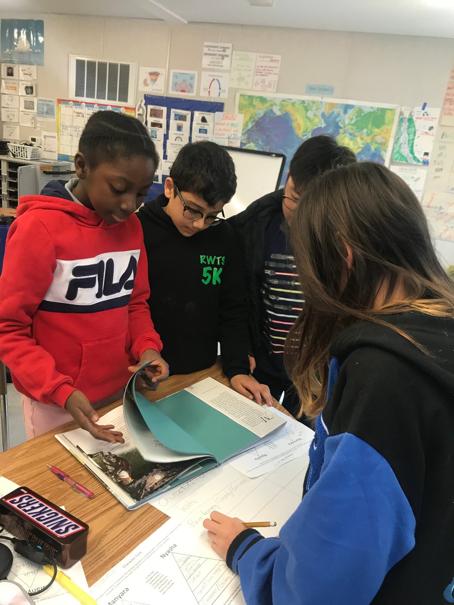 MWES_MrsSilva's tweet photo. Comparing Character traits with Text Evidence #mufarosbeautifuldaughters https://t.co/Gue3EsxmvJ