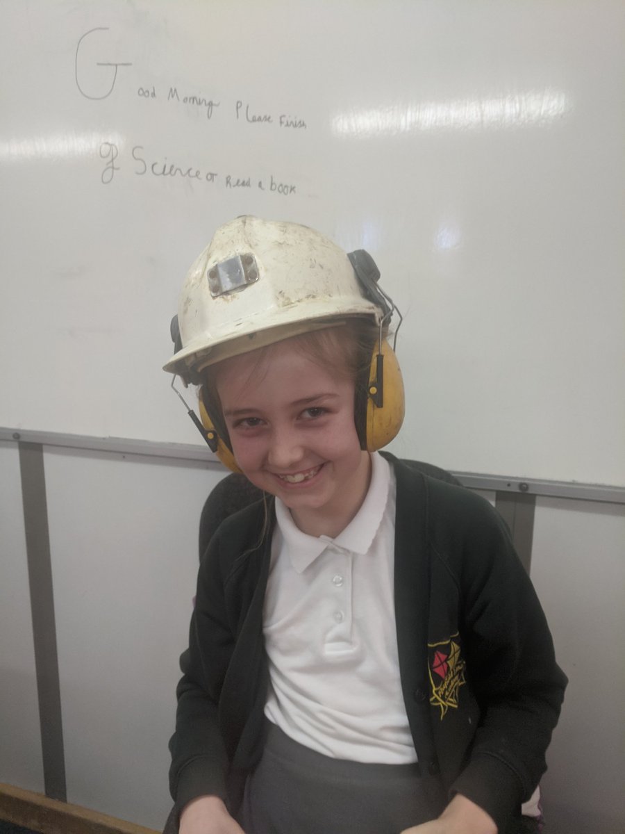 BirklandsClass's tweet photo. Yesterday we learned about the history of Mansfield Woodhouse.

We learned all about mining and lots of children talked to their grandparents about it. 

Check out these pit overalls, helmets and knee pads inside a mesh pit bag that one child brought in #beyondtheclassroom https://t.co/fIS5YvyQVz