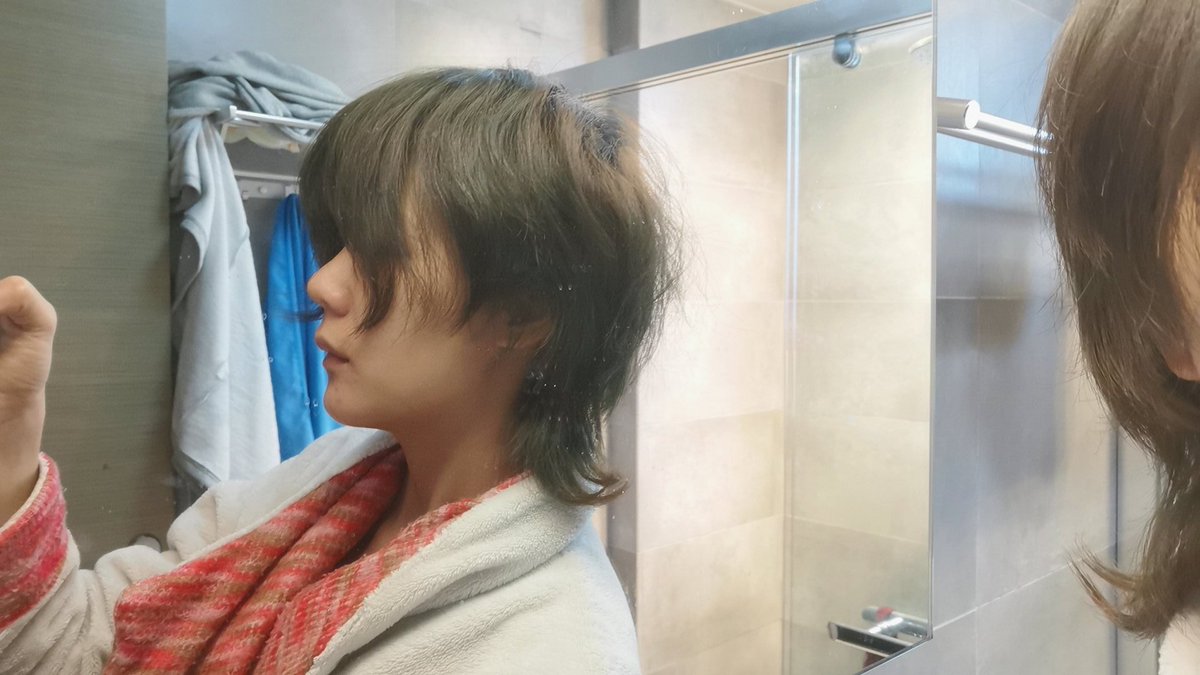 UnityChan2's tweet image. Although the virus in China is under control，but hairdressers still close the door. #ChinaVirus