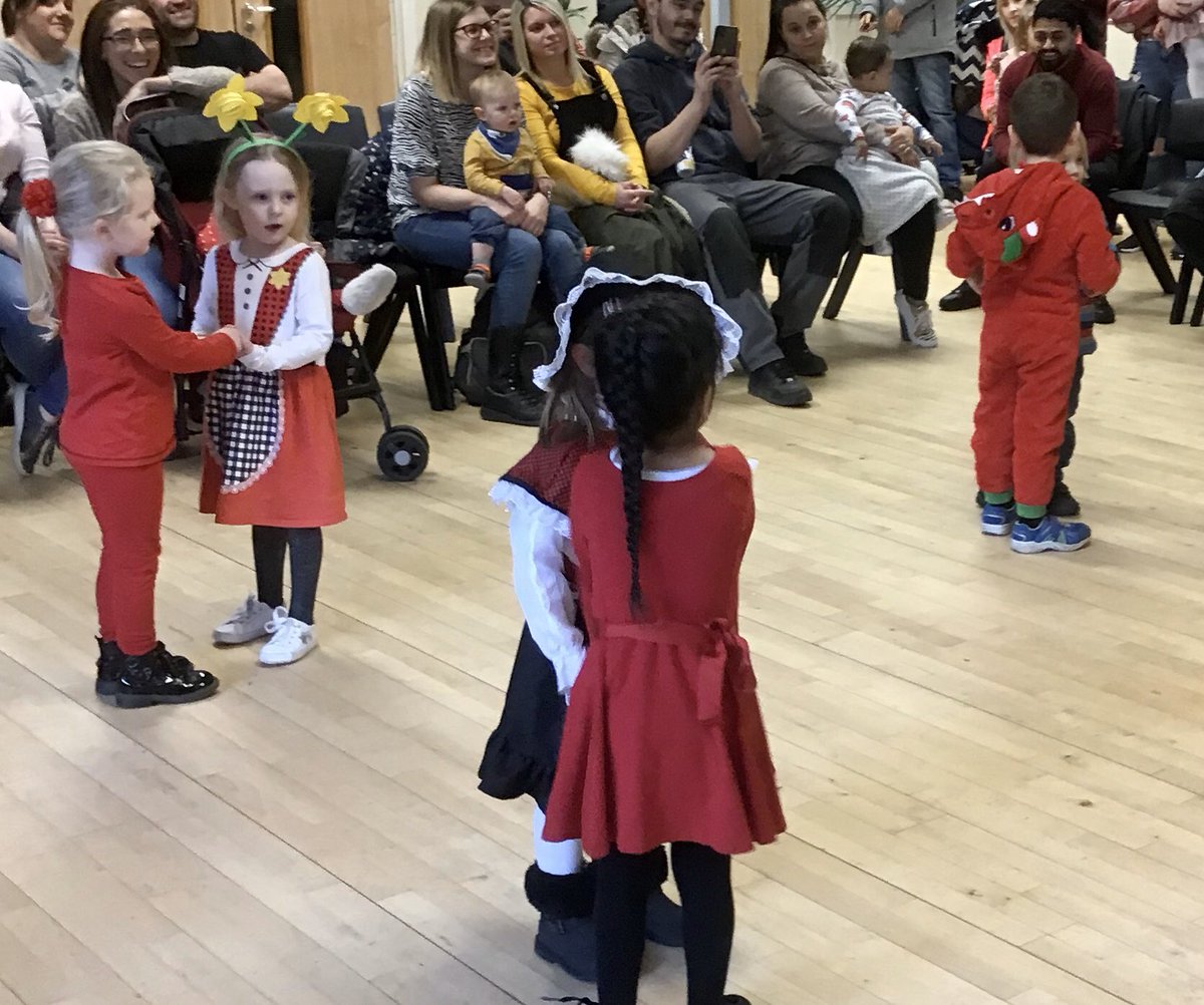 the_ECCC's tweet photo. Lovely to see so many parents at our St David’s Day concert today. The children performed brilliantly #dyddgwyldewi #welshdancing https://t.co/rhQ1LgtmWs