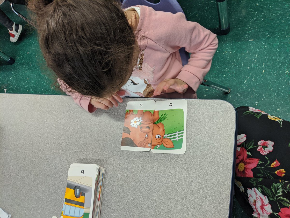 msallman303's tweet photo. #PSMS5PortMorris Ms. Stein's kindergarten class practicing their tapping and blending skills. Then snap words during centers. https://t.co/06DxFwdDN4