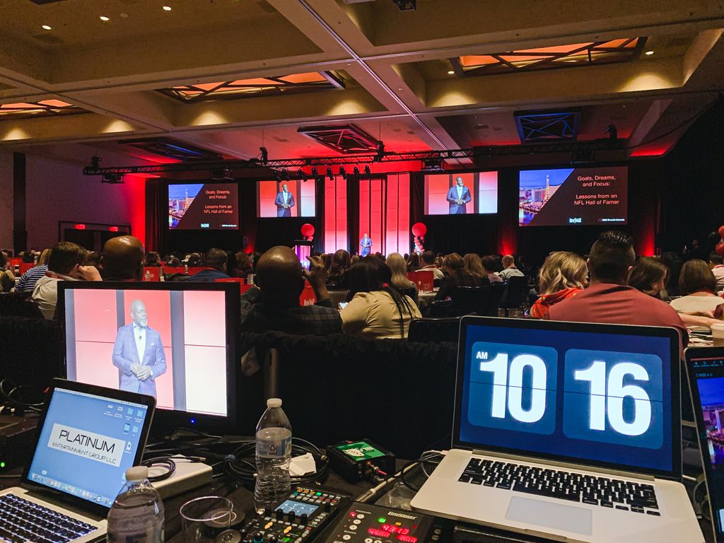 5JMedia's tweet photo. Calling the show for another conference. Enjoying some inspirational words from Emmitt Smith. #2020GrowthSummit https://t.co/3RnYVsF6yF