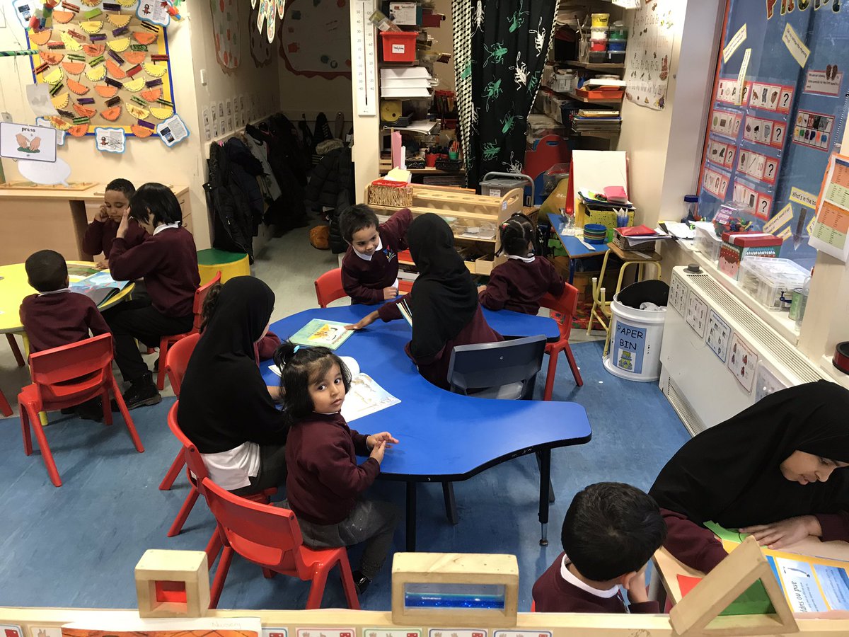 MarKalantzi's tweet photo. What a wonderful afternoon we had sharing books with our little Webster pupils in Reception S and Nursery today📚@WebsterPrimary @MrsColino @Mrs_Shirtcliffe #worldbookweek https://t.co/ezgD554vOn