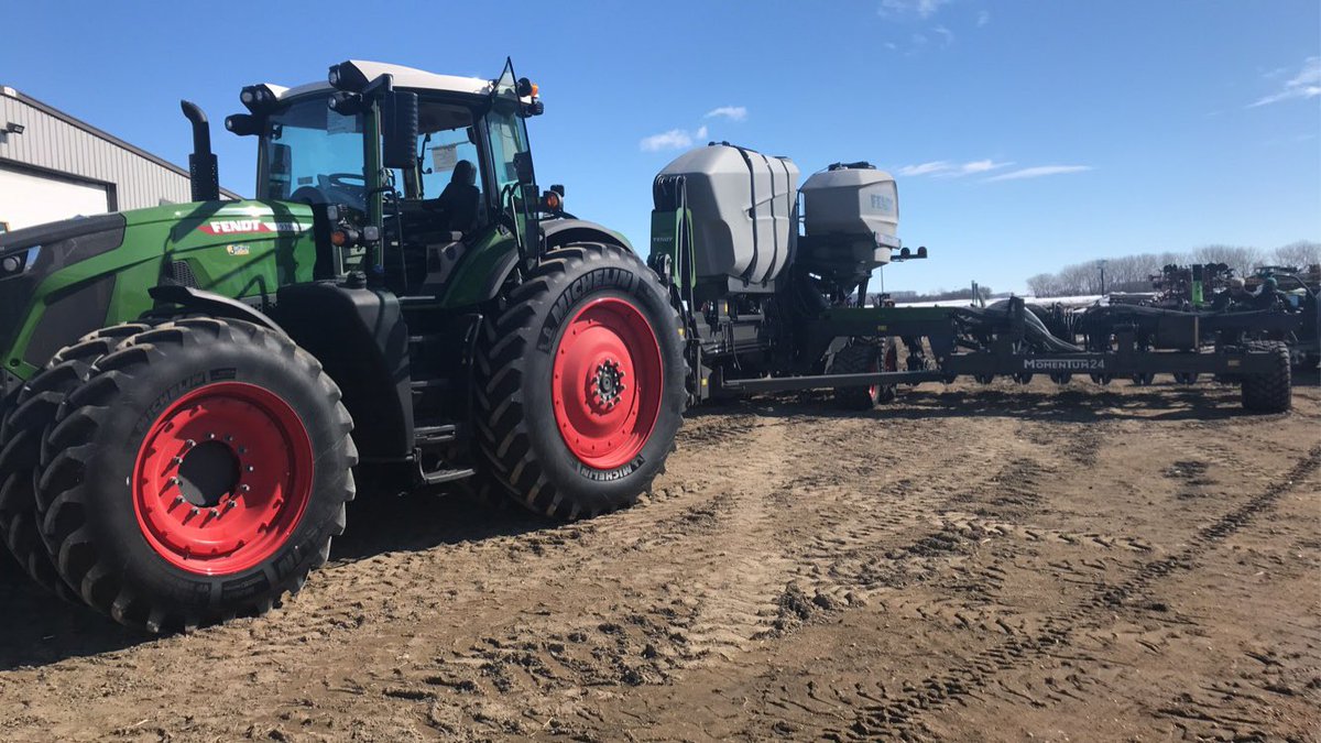 austinsmonson's tweet photo. Prett exciting day @butlermachinery in Hankinson. Got our first @Fendt_NA Momentum Precision Plant Planter! Extremely clean bar and very simple to operate. https://t.co/S5Z6aw0i4k