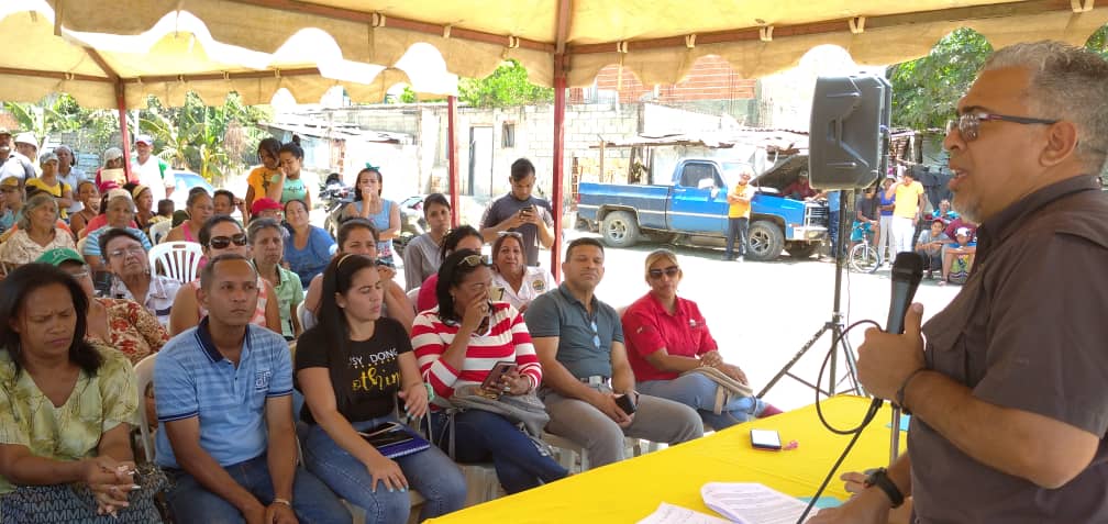AlcaldiaFla_'s tweet photo. Decreto de desafestacion de terrenos de contructrutoras Riocas para los pobladores de Villa Victoria y Luisa Cáceres de Arismendi en @LinaresPotencia #Aragua @RMarcoTorres #PoderPopularAlFrente @PartidoPSUV https://t.co/Xowg9WEHZB