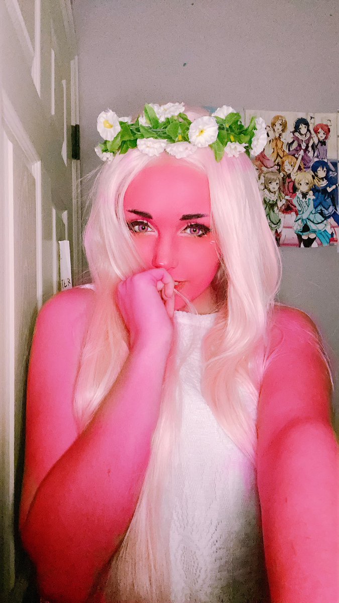 rtpinkaura's tweet photo. costested persephone from lore olympus last night ! the wiggie is kinda the wrong colour but it’s okay :’)
#cosplay #persophone #loreolympus https://t.co/jaUO8hMEGM