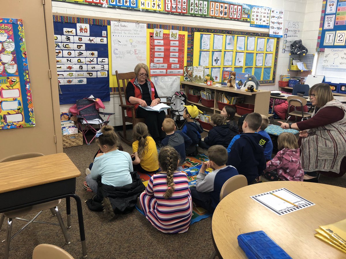 kristinedwards3's tweet photo. Thank you for reading to our students in honor of Read Across America Week! #readacrossburke2020 #ignitelearningbcps #madeinmull https://t.co/NuxVSihn1P